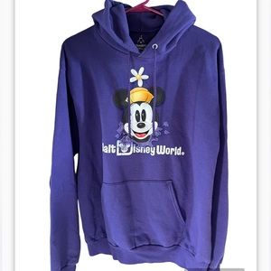 ✨Disney Purple Minnie Mouse Hoodie Size Women’s Medium✨